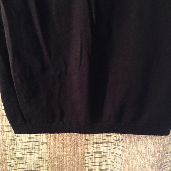 Short sleeve top or can be dress, turtle neck. - Picture 4 of 4